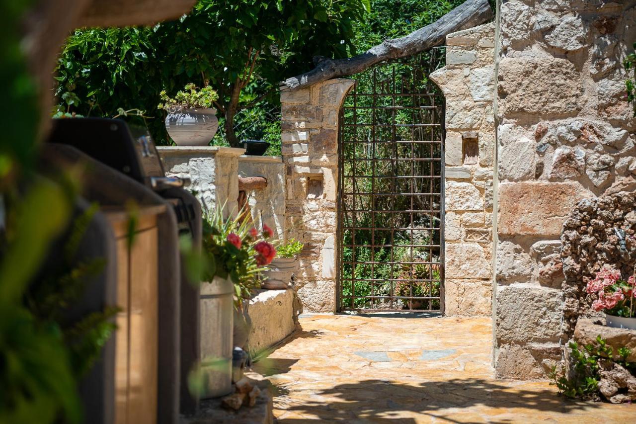 Verekinthos Villas - Pool, Hot Tub, Bbq, Kids Playground, Stunning Mountain Views Yerolakkos Bagian luar foto