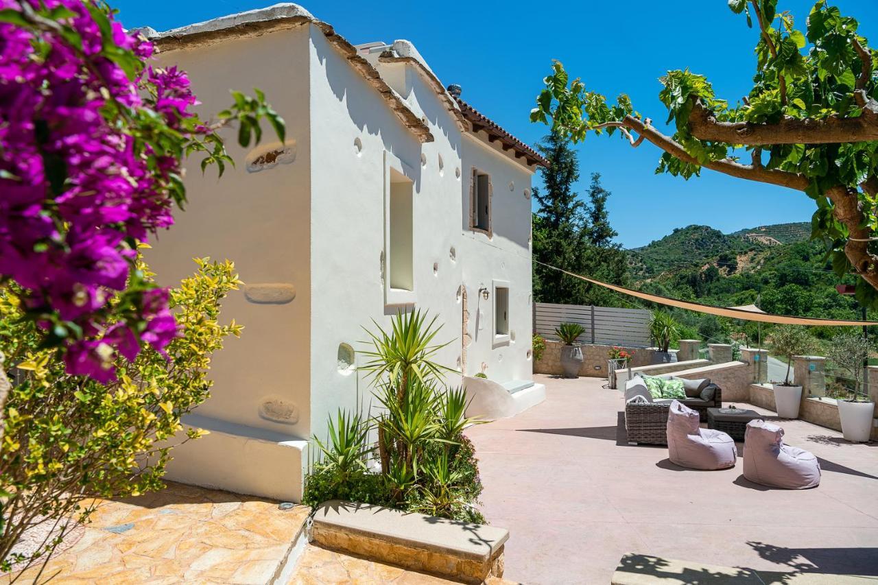 Verekinthos Villas - Pool, Hot Tub, Bbq, Kids Playground, Stunning Mountain Views Yerolakkos Bagian luar foto