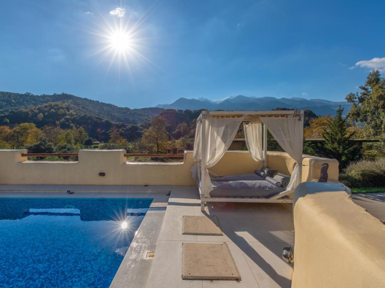 Verekinthos Villas - Pool, Hot Tub, Bbq, Kids Playground, Stunning Mountain Views Yerolakkos Bagian luar foto