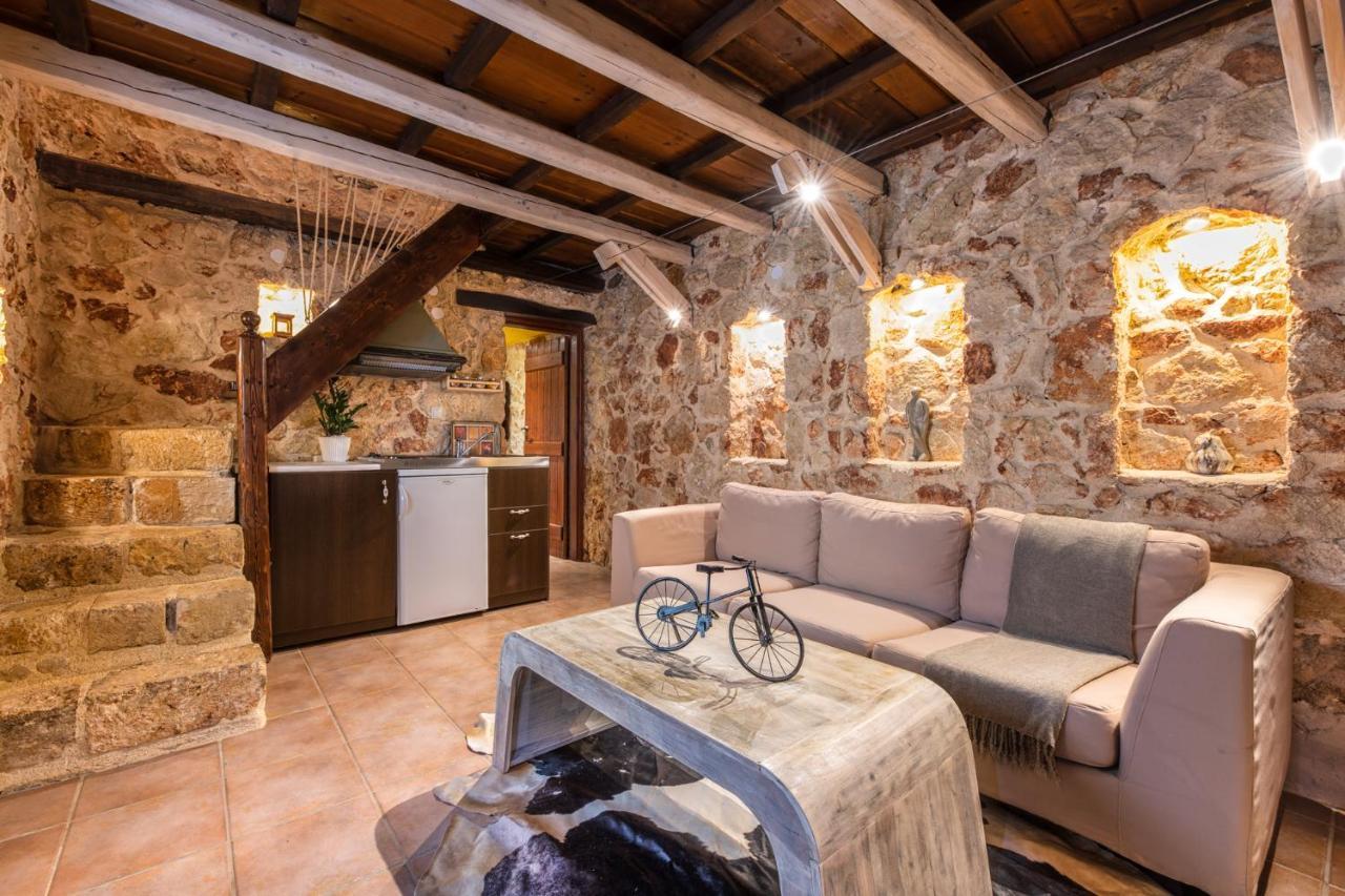 Verekinthos Villas - Pool, Hot Tub, Bbq, Kids Playground, Stunning Mountain Views Yerolakkos Bagian luar foto