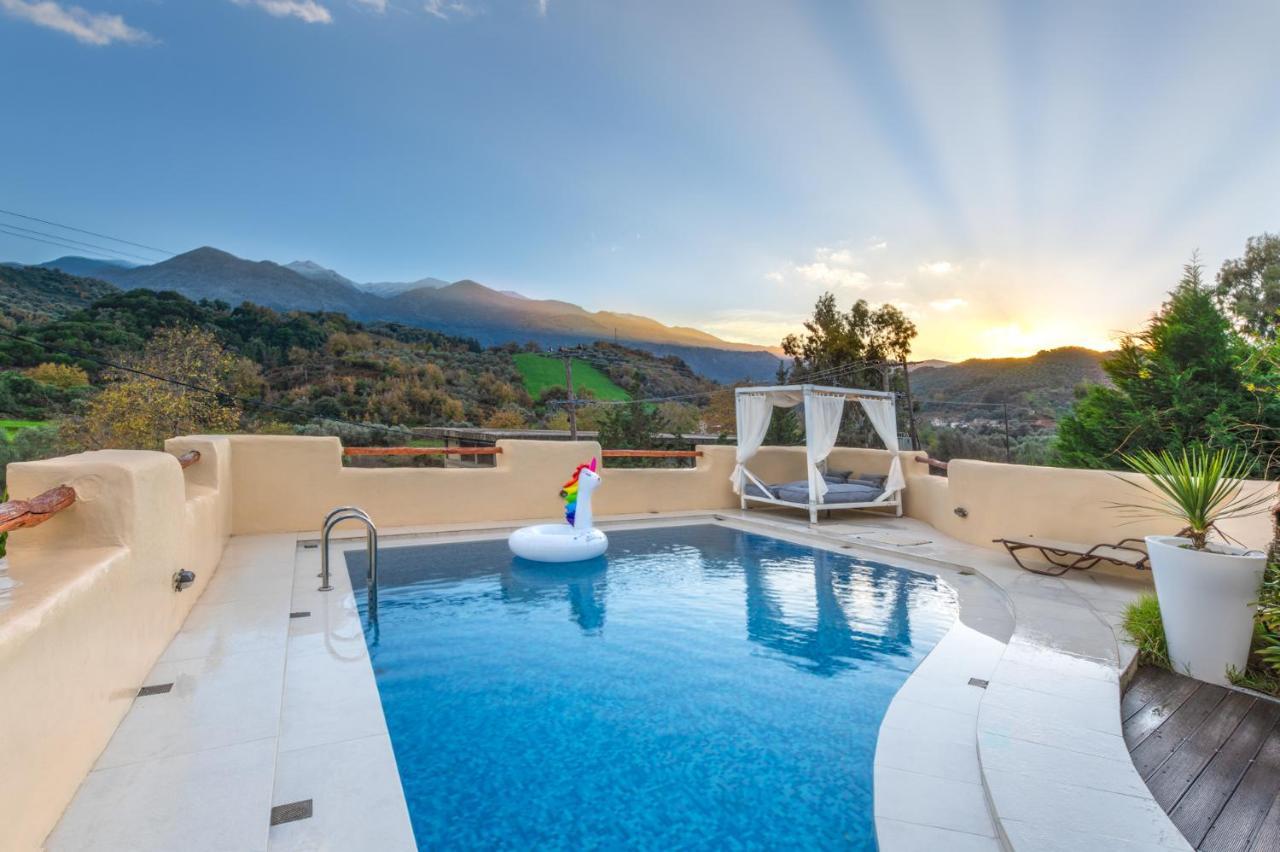 Verekinthos Villas - Pool, Hot Tub, Bbq, Kids Playground, Stunning Mountain Views Yerolakkos Bagian luar foto